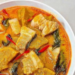 Red Curry with Pork Belly and Pumpkin  แกงคั่วหมูสามชั้นฟักทอง
