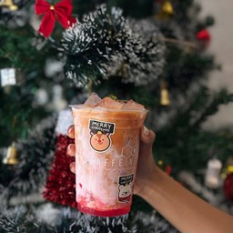 สตอเบอร์รี่ลาเต้ชาไทย