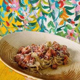 สปาเก็ตตี้เบคอนทอดพริกแห้ง