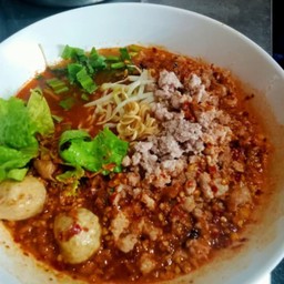 ก๋วยเตี๋ยวต้มยำหมูสับ