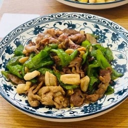 หมูผัดพริกหยวก กับข้าว