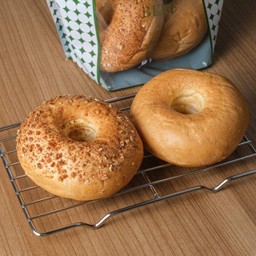 ขนมปังเบเกิลรวม 4 ชิ้น