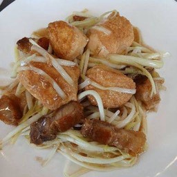 กุยช่ายผัดเต้าหู้หมูกรอบ