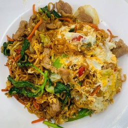 มาม่าผัดขี้เมาไก่