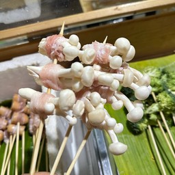 เห็ดขาวพันหมูสไลด์