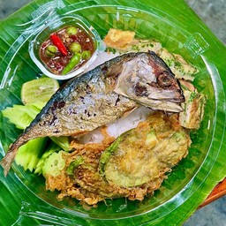 ข้าวน้ำพริกกะปิ +ปลาทอด