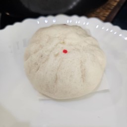 ลุงเปา ซาลาเปาไส้ทะลัก