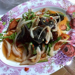 ยำไข่เขี่ยวม้า