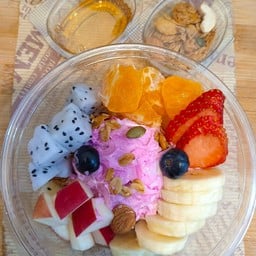 Grrek yogurt Acai Berry