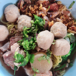 ก๋วยเตี๋ยวเนื้อ/หมู/น้ำตก/น้ำไส