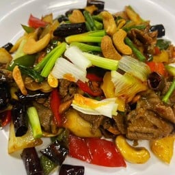 เนื้อออสเตรเลียผัดเม็ดม่วง