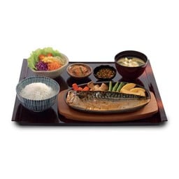 เซตปลาซาบะย่างเกลือกระทะร้อน