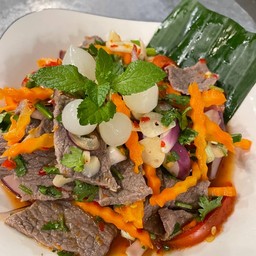 ยำเนื้อสัน กระเทียมโทน