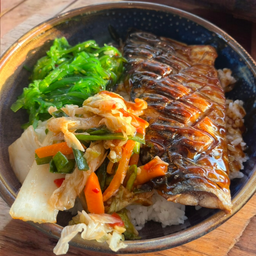 ข้าวหน้าซาบะย่างซอสเทอริยากิ (Rice + Teriyaki Saba)