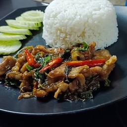 ผัดพริกเผาราดข้าว