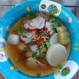 ร้านก๋วยเตี๋ยวแชมป์โต้รุ่งตลาดนิคม พระพุทธบาท