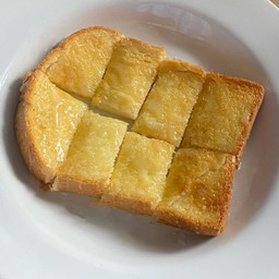 ขนมปังปิ้ง-เนยนม