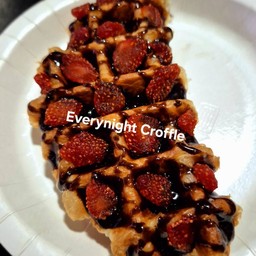 Chocolate Dehydrated Strawberry