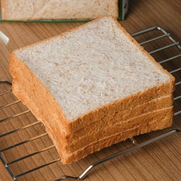 ขนมปังโฮลวีตโทสต์ 320 กรัม