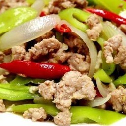 ข้าว ผัดพริกอ่อนหมูสับ