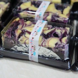 บราวนี่ชีสเค้กท้อปบลูเบอรี่