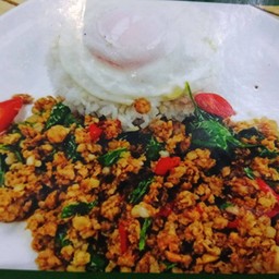 กะเพราราดข้าว