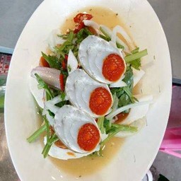 ยำไข่เค็ม