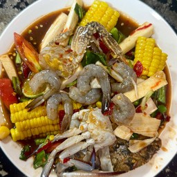 เหลากุ้งสดปูม้า ยอดมะพร้าวอ่อน