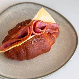 ชิโอะปังแฮมชีส