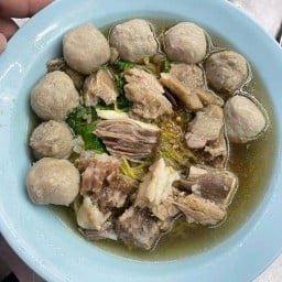 ก๋วยเตี๋ยวลูกชิ้นแชมป์หมูเนื้อ(เจ้เหมย) เซเว่นราษฎร์บำรุง ซอย 1