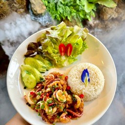 ข้าวหมึกคั่วพริกเกลือ