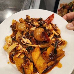 ปลาหมึกผัดพริกเผา