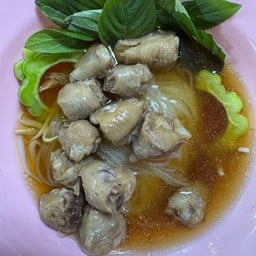 ก๋วยเตี๋ยวไก่มะระ เจ๊น้ำ ตะวันนา