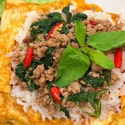 ข้าวกะเพรา ข้าวไก่อบนิวออลีนส์ มาม่าเผ็ดโรเซ่ ห่อไข่ สุดจึ้งง !!