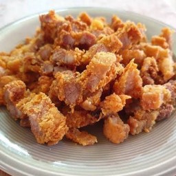 สามชั้นทอดน้ำปลา