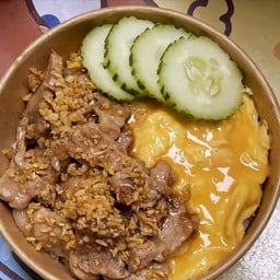 ข้าวหมูกระเทียม+ไข่ข้น