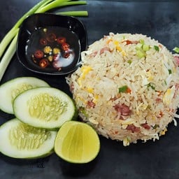 ข้าวผัดแหนม