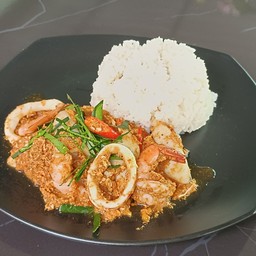 ห่อหมกผัดแห้งราดข้าว