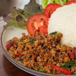 กระเพราหมูสับคั่วแห้งดารา