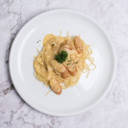 สปาเก็ตตี้ครีมซอสไส้กรอก