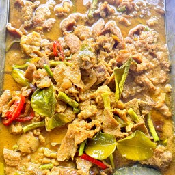 ผัดเผ็ดเนื้อวัว(แซ่บอร่อย)