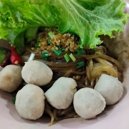 ลูกชิ้นเนื้อวัว แชมป์ ตลาดสะพานฟ้า