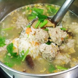 ข้าวต้มหมูสับทรงเครื่อง