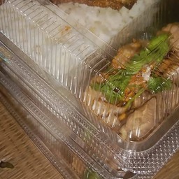 ไก่ทระเทียม