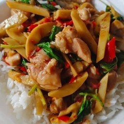 ผัดไก่หน่อไม้