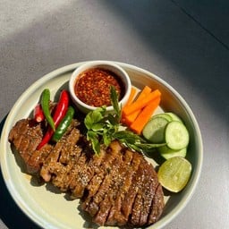 สันคอหมู นาบกระทะ ซอสแจ่ว