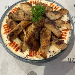 ฮัมมัสกับเนื้อแกะเสียบไม้