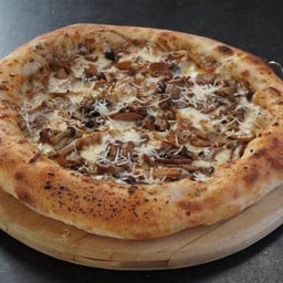 เห็ดรวมทรัฟเฟิ้ล พิซซ่า