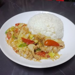 ผัดกะหล่ำปลีวุ้นเส้นหมูสับราดข้าว
