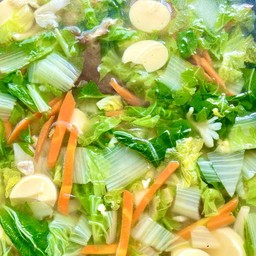 ข้าวราดต้มจืดเต้าหู้ไก่สับ/ลูกชิ้น